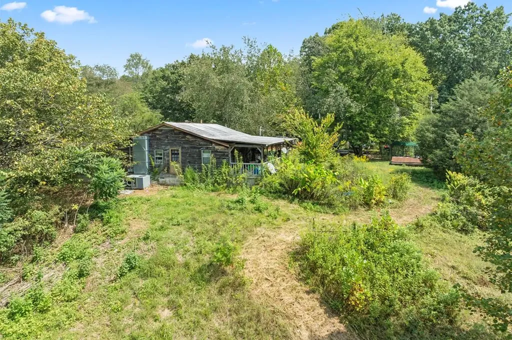 225 Richardson Lane Gainesboro TN 38562