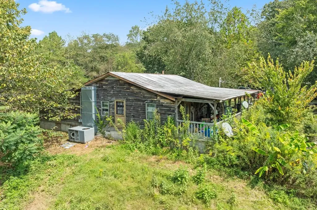 225 Richardson Lane Gainesboro TN 38562