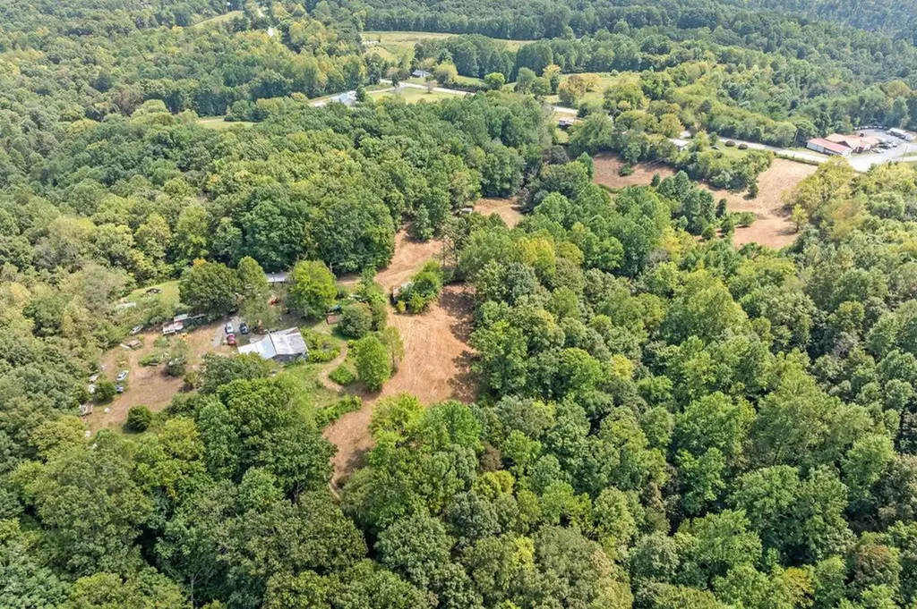 225 Richardson Lane Gainesboro TN 38562