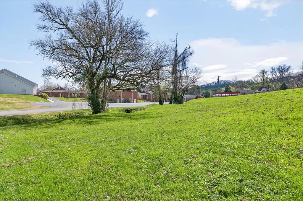 1.7 Ac Broad Street Livingston TN 38570