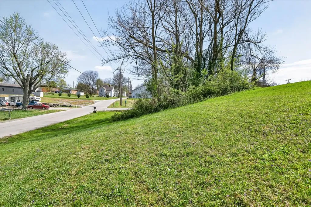 1.7 Ac Broad Street Livingston TN 38570