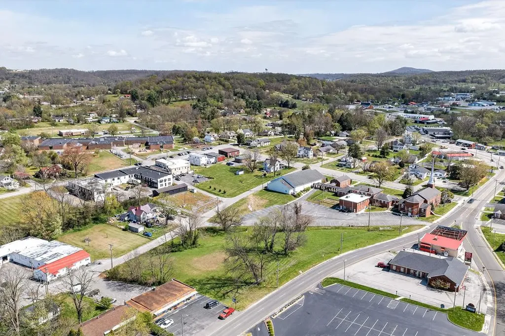 1.7 Ac Broad Street Livingston TN 38570