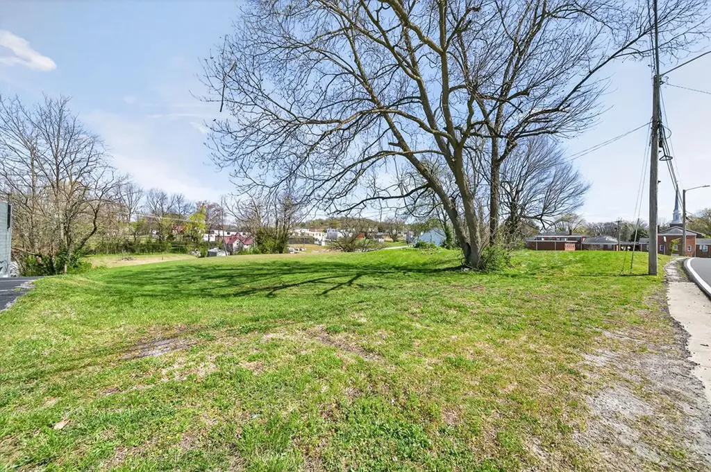 1.7 Ac Broad Street Livingston TN 38570