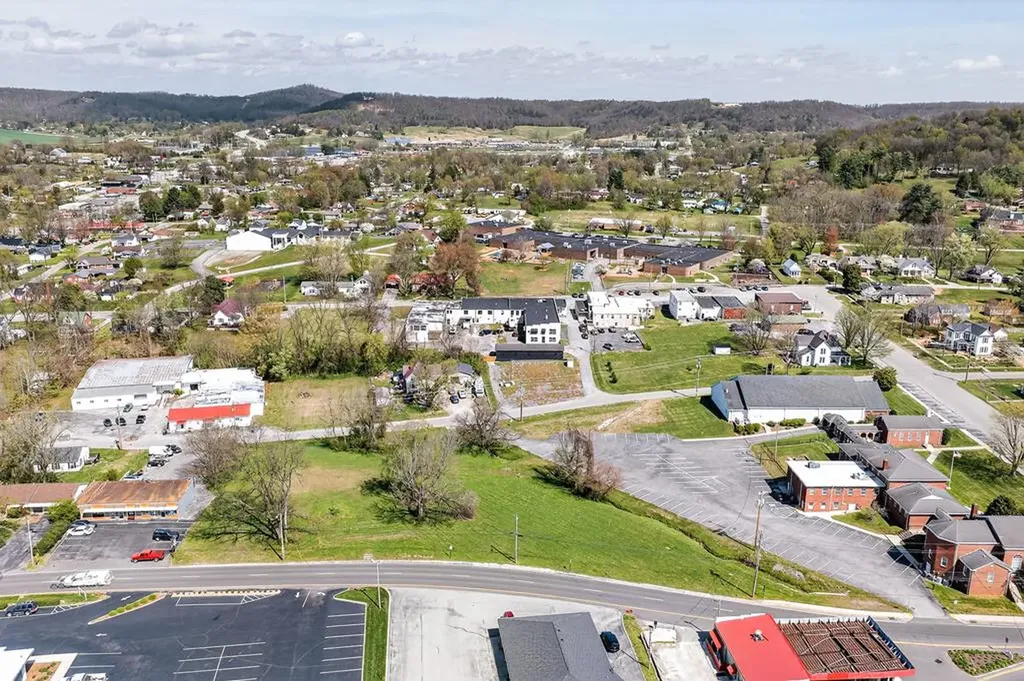 1.7 Ac Broad Street Livingston TN 38570