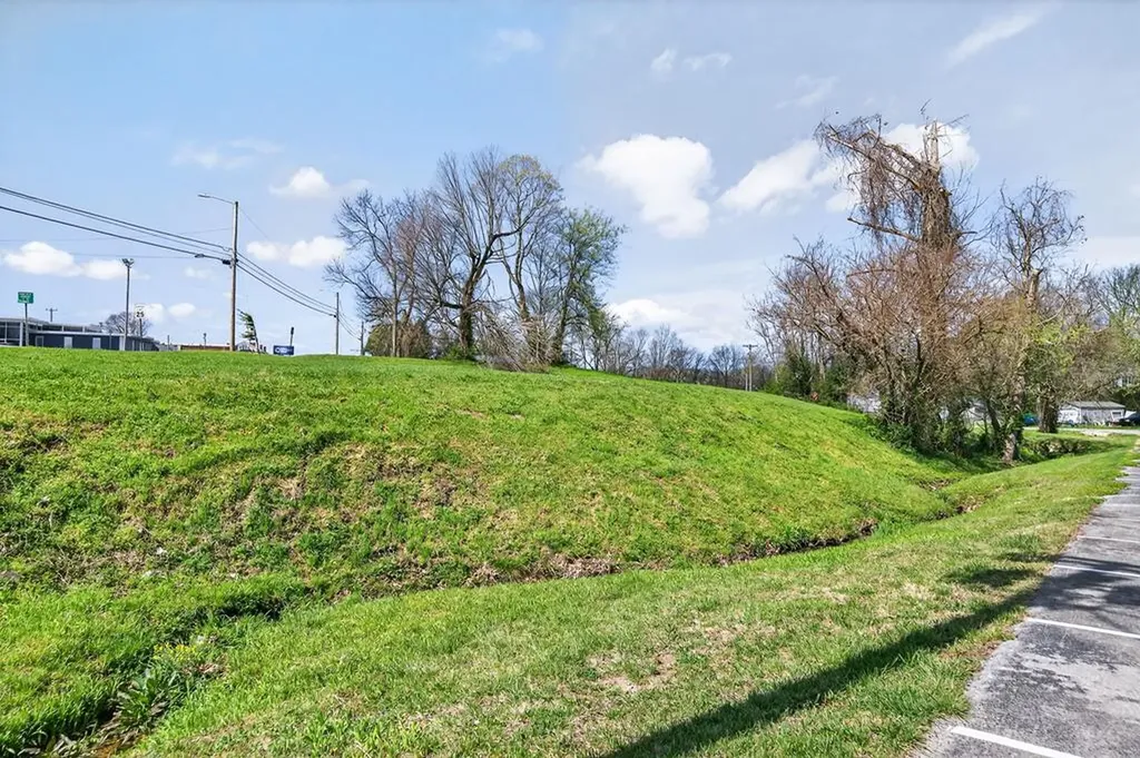 1.7 Ac Broad Street Livingston TN 38570
