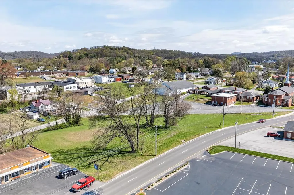 1.7 Ac Broad Street Livingston TN 38570