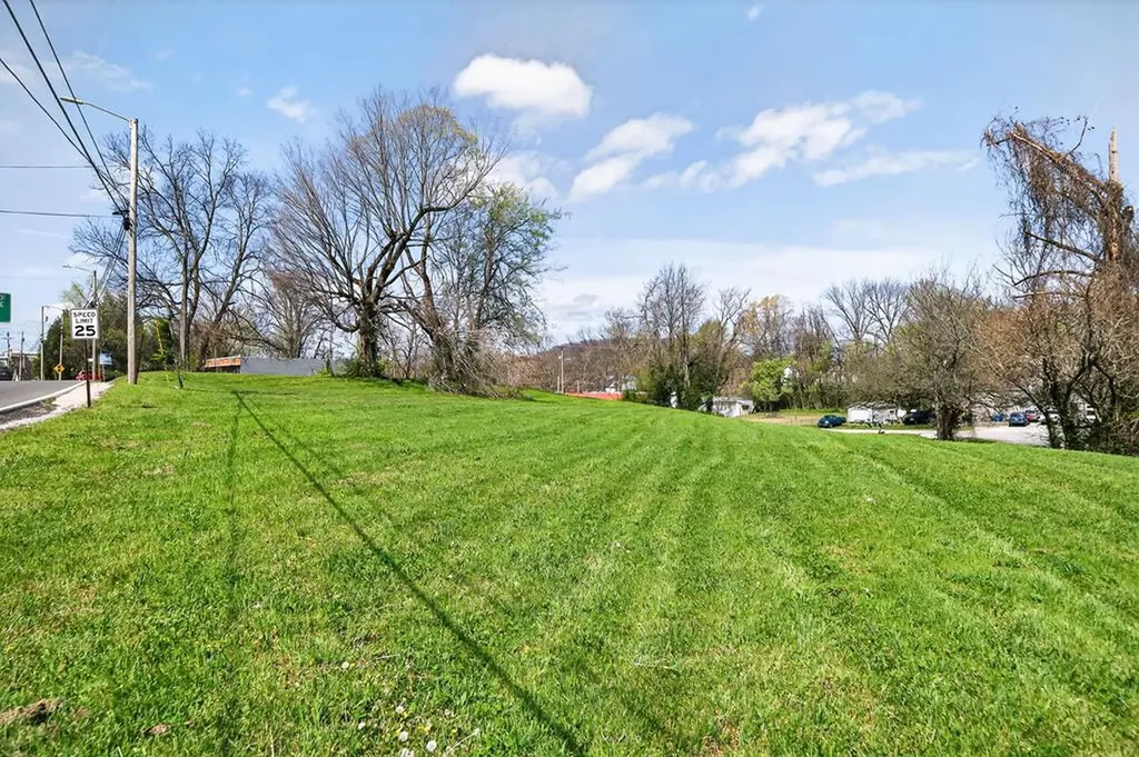 1.7 Ac Broad Street Livingston TN 38570
