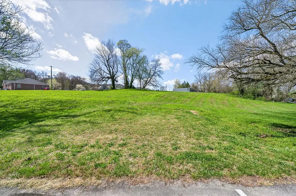 1.7 Ac Broad Street Livingston TN 38570