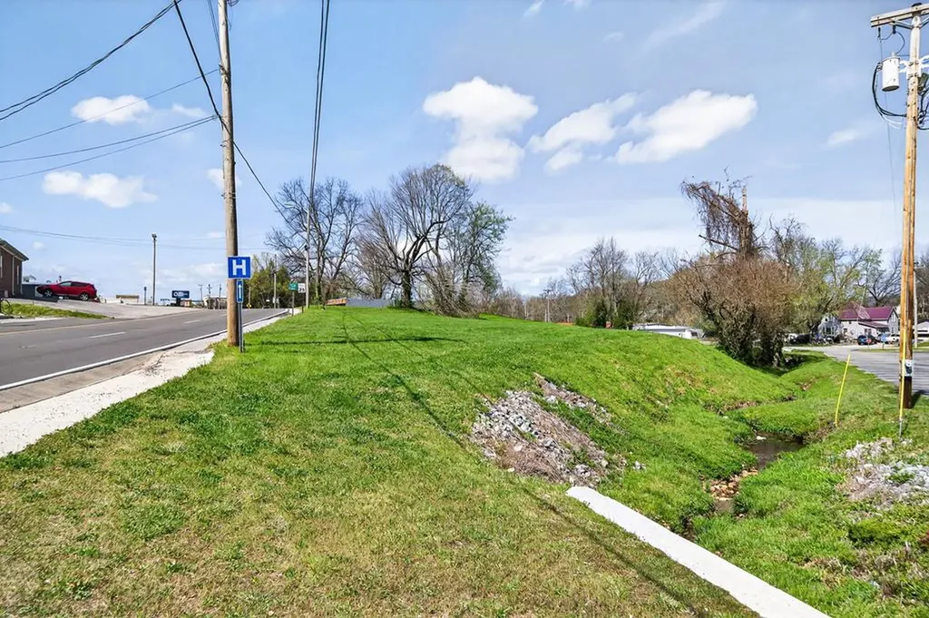 1.7 Ac Broad Street Livingston TN 38570