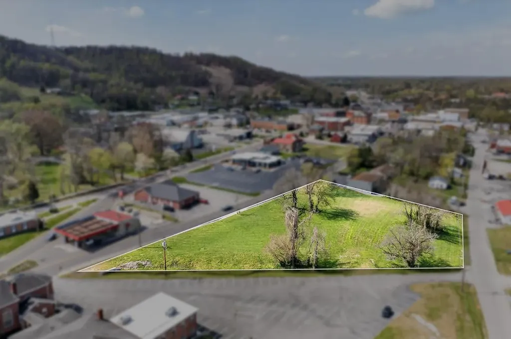 1.7 Ac Broad Street Livingston TN 38570