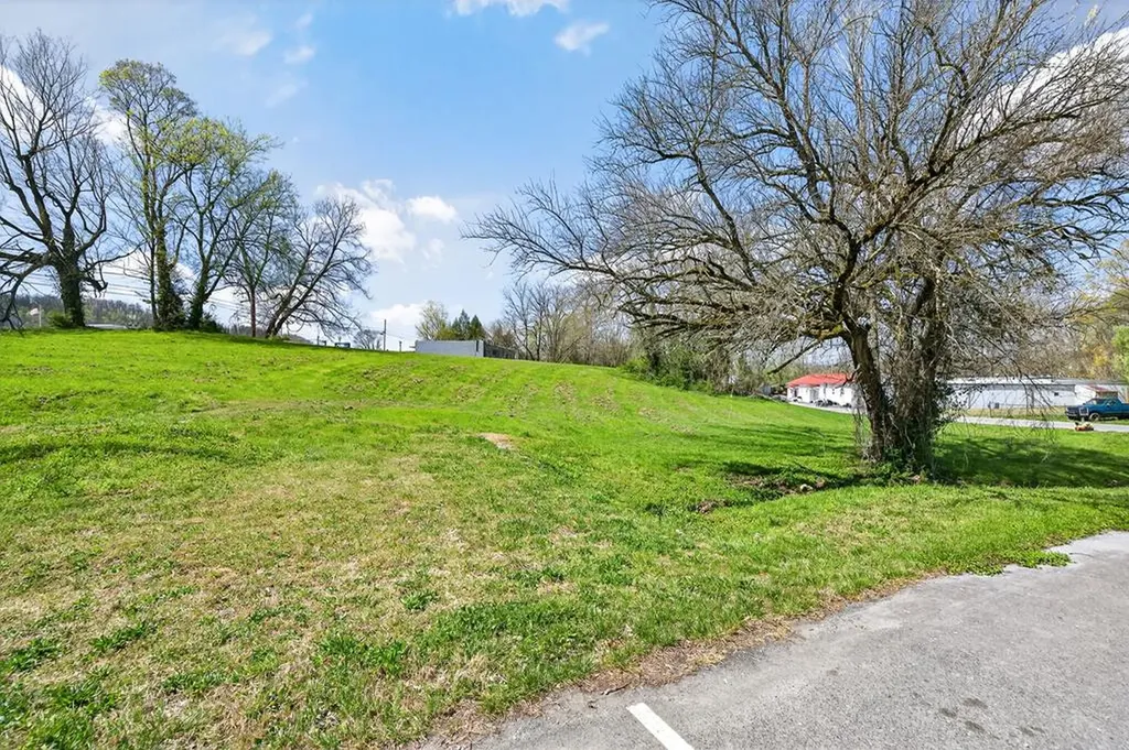 1.7 Ac Broad Street Livingston TN 38570