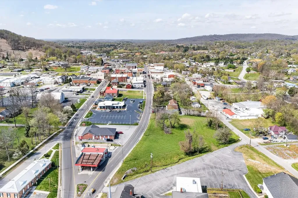 1.7 Ac Broad Street Livingston TN 38570