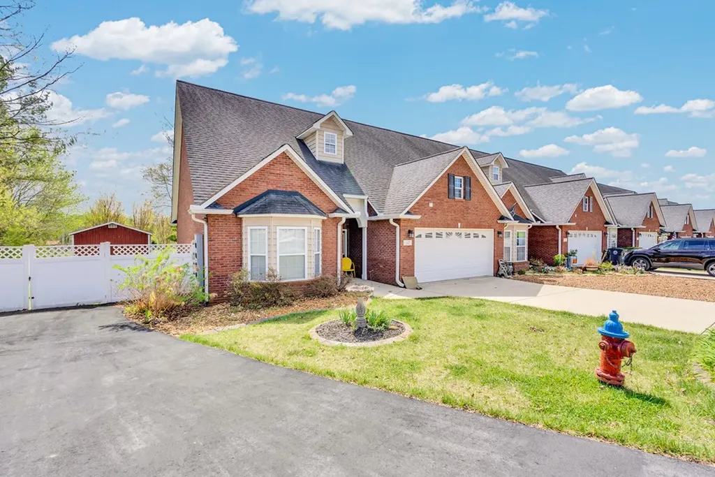 127 Maxwell Street Algood TN 38506