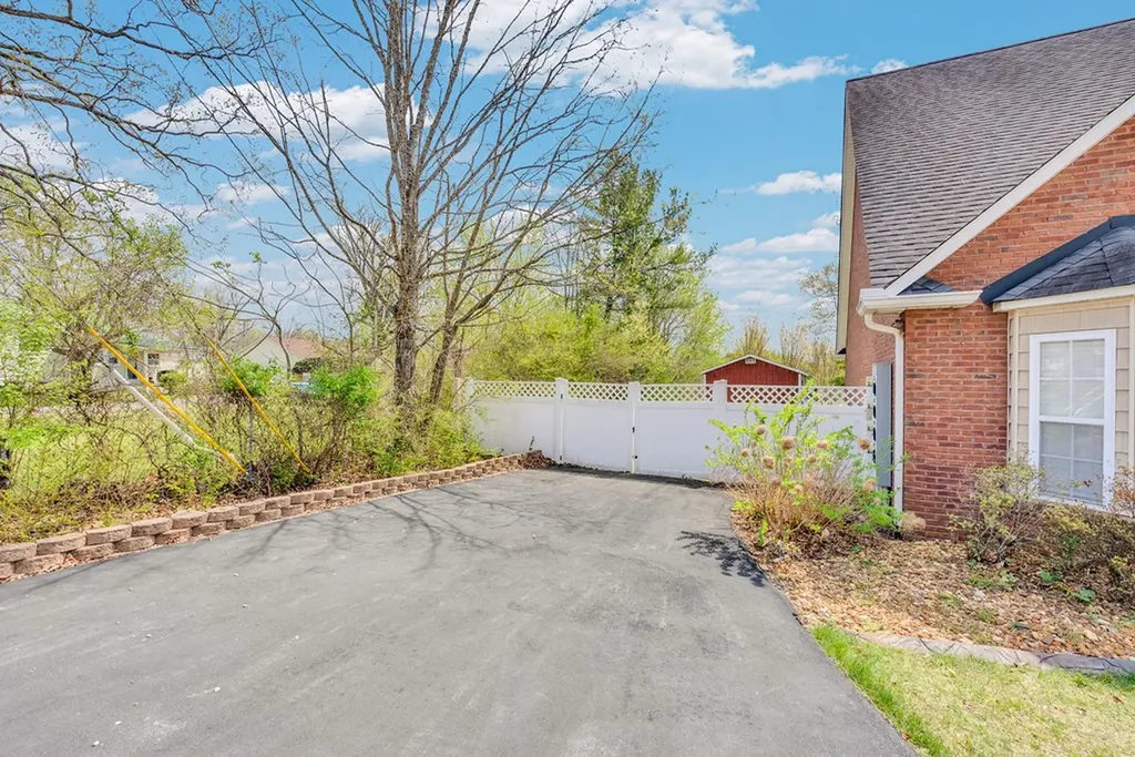 127 Maxwell Street Algood TN 38506