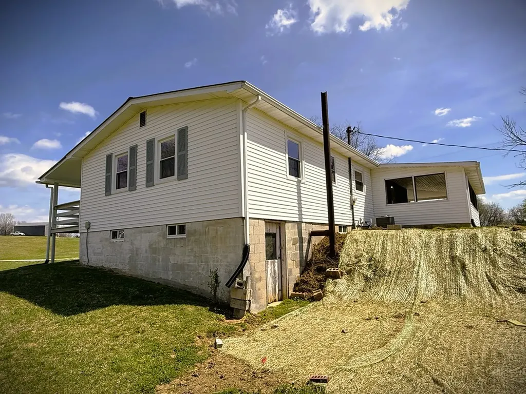 118 Collins Road Allons TN 38541