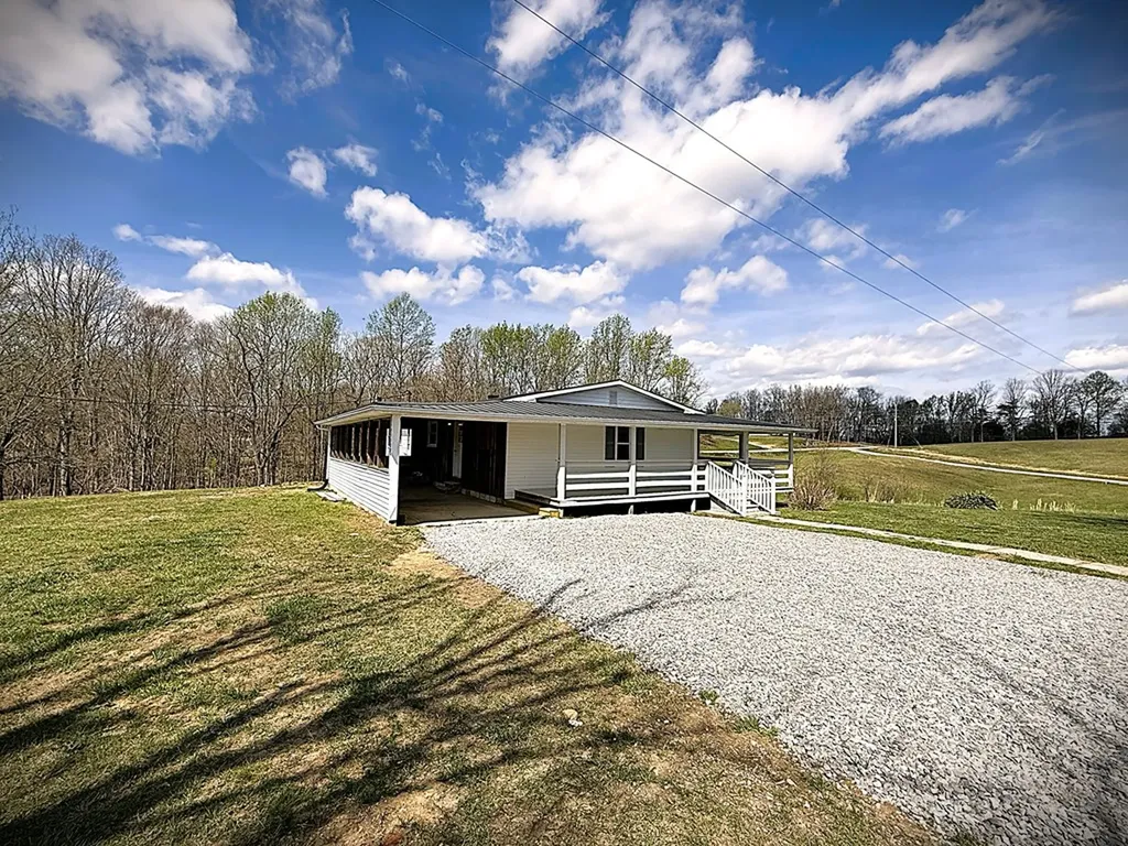 118 Collins Road Allons TN 38541