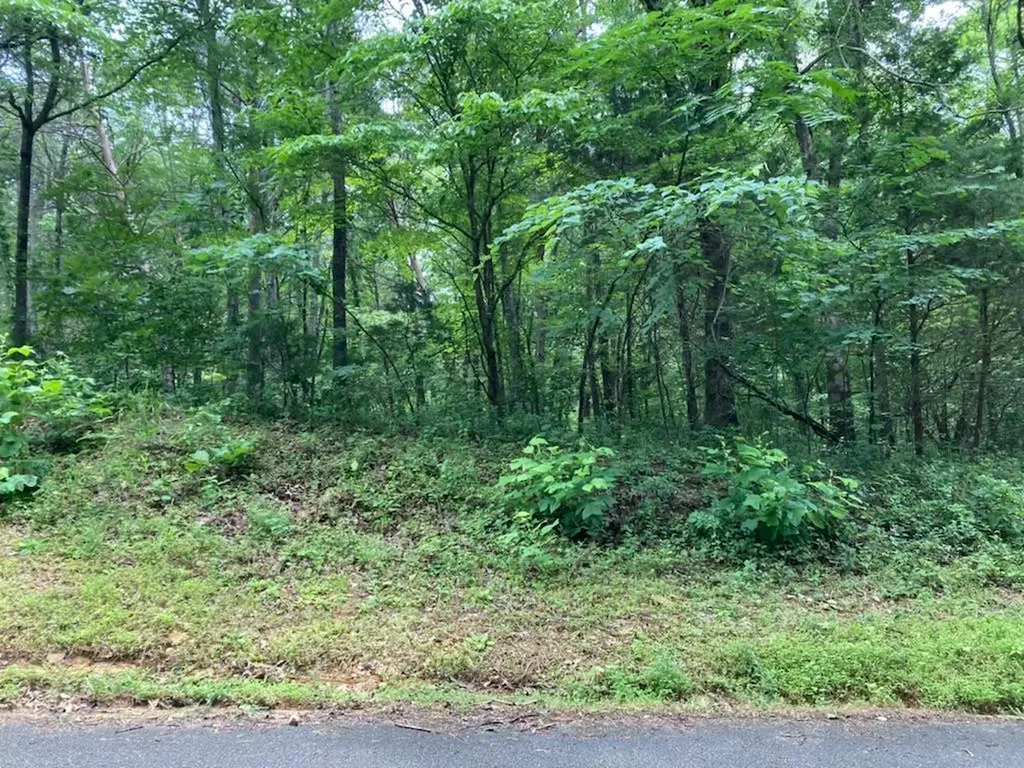 5585 Emerald Road Cookeville TN 38501