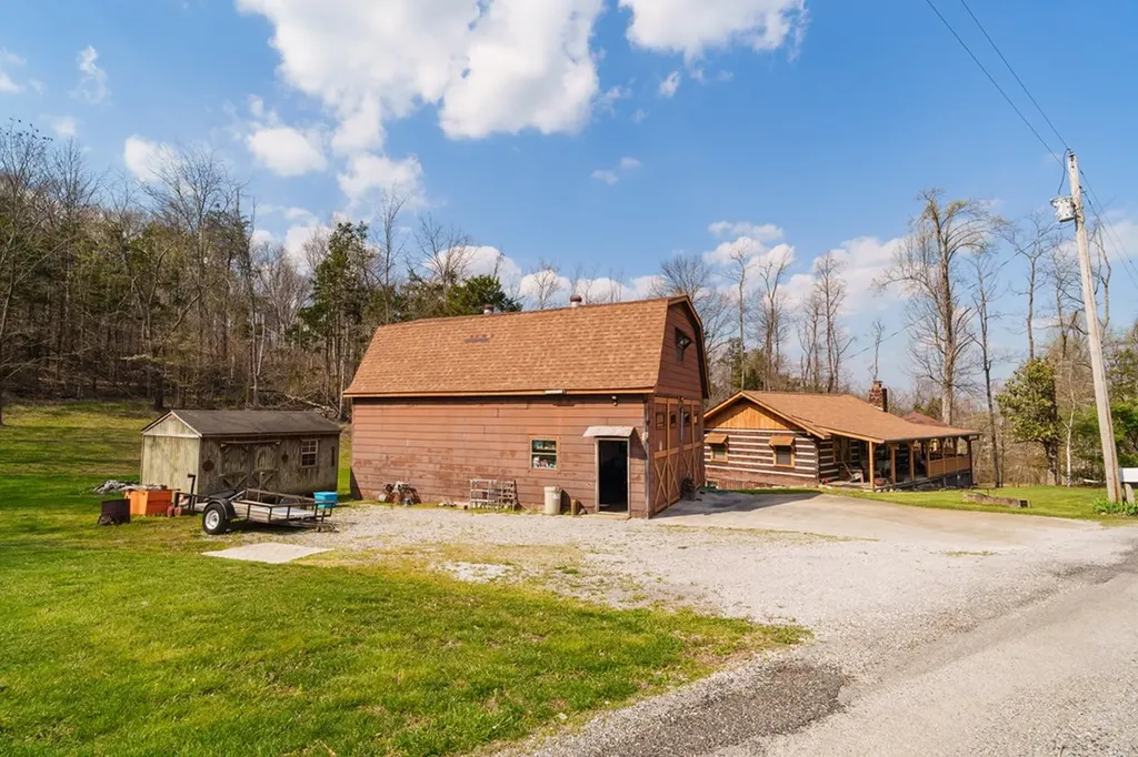 134 Ledford Livingston TN 38570