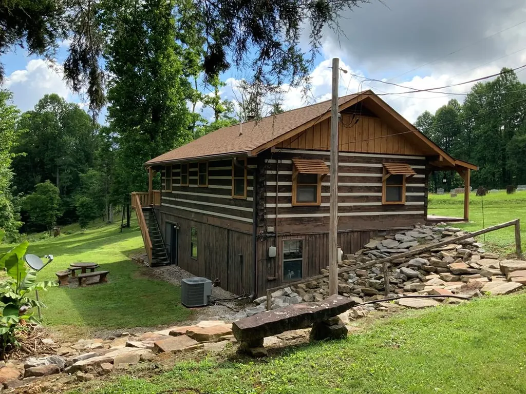 134 Ledford Livingston TN 38570