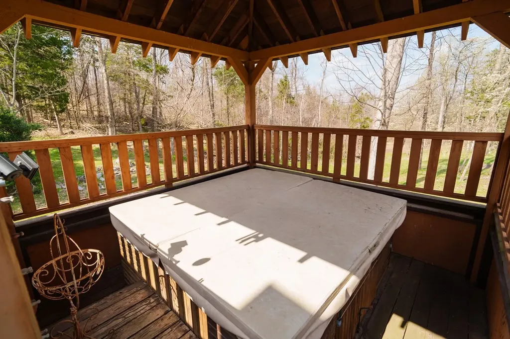 134 Ledford Livingston TN 38570