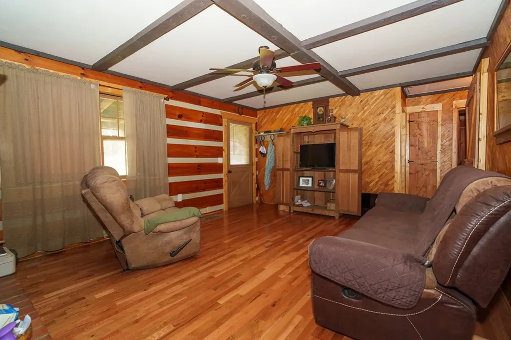134 Ledford Livingston TN 38570