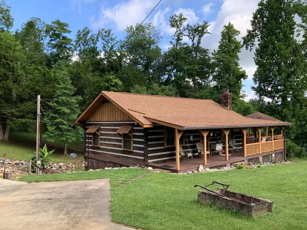 134 Ledford Livingston TN 38570