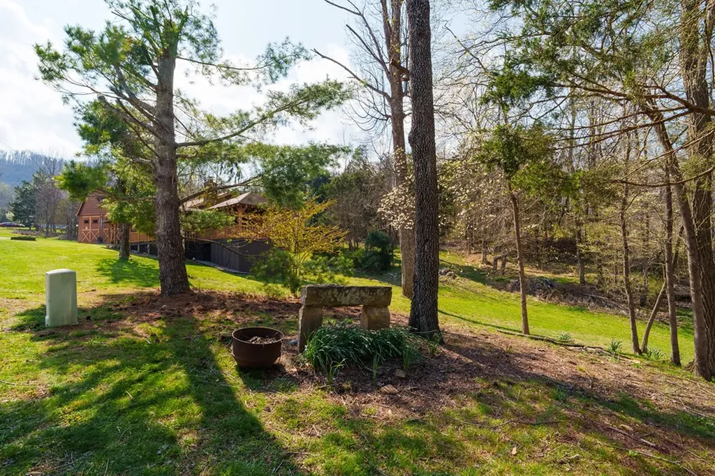 134 Ledford Livingston TN 38570