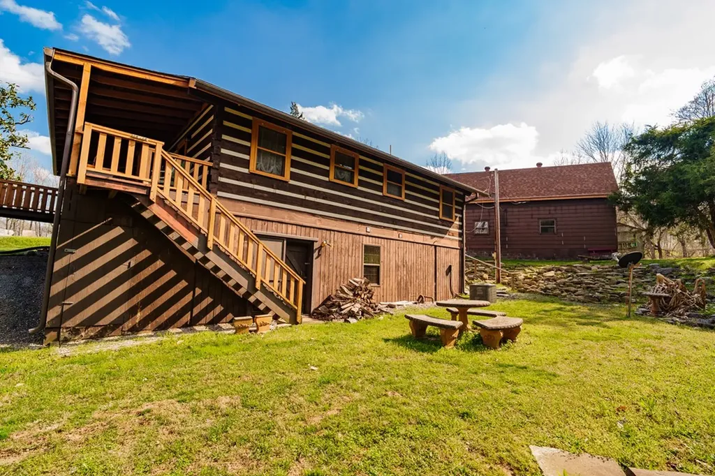 134 Ledford Livingston TN 38570