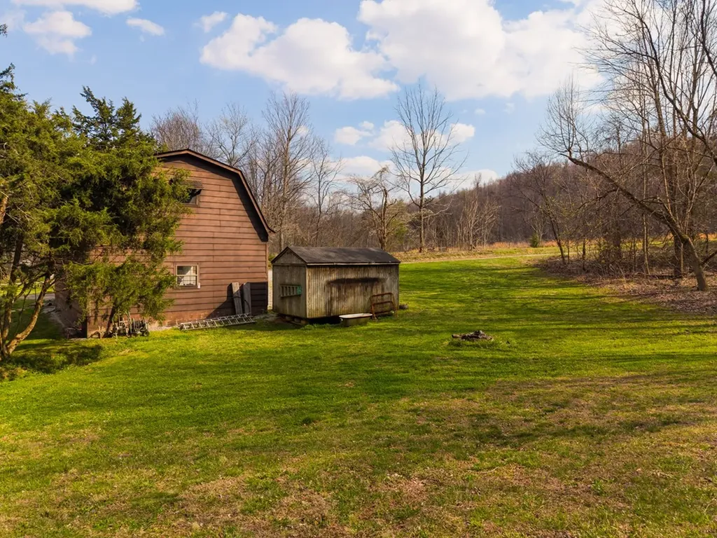 134 Ledford Livingston TN 38570