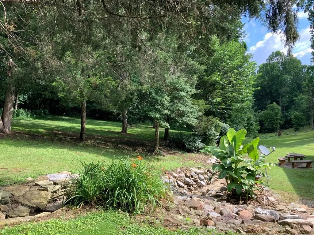 134 Ledford Livingston TN 38570