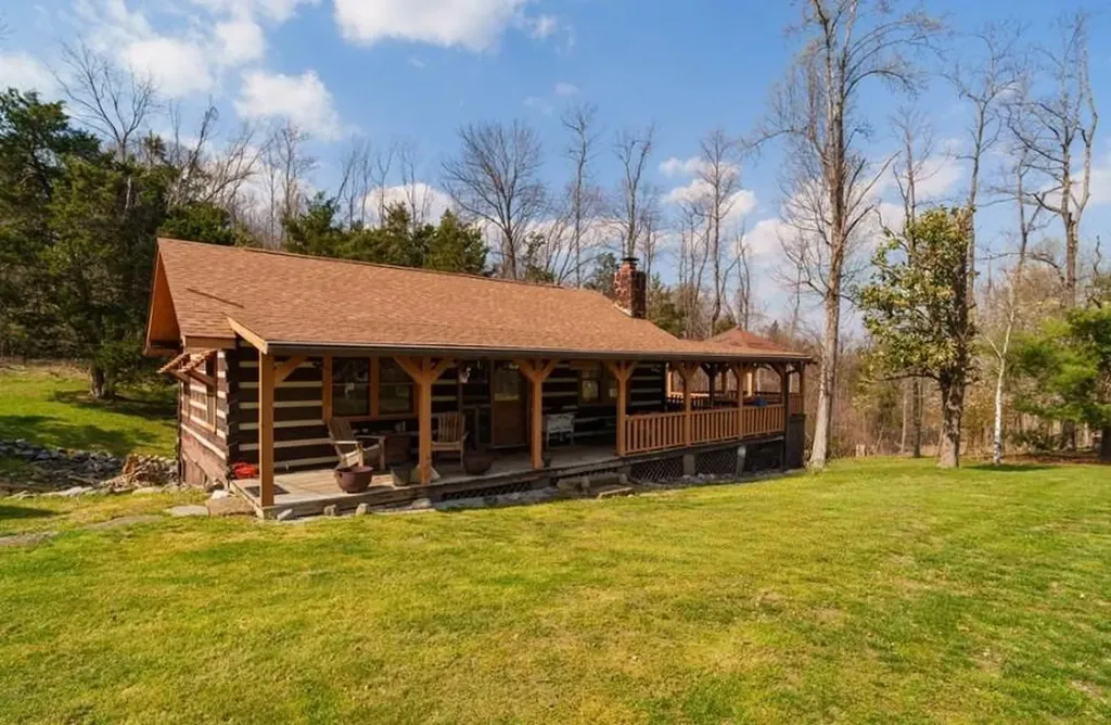 134 Ledford Livingston TN 38570