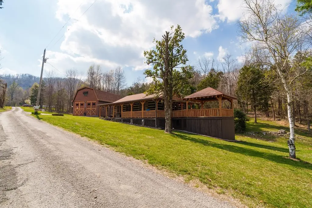 134 Ledford Livingston TN 38570