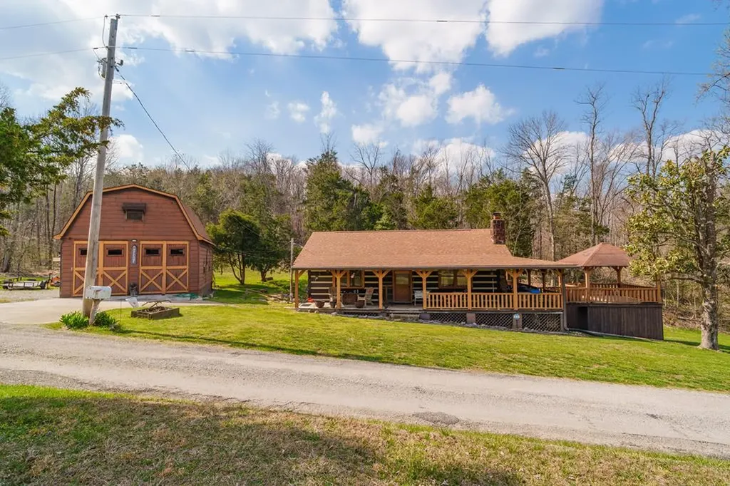 134 Ledford Livingston TN 38570