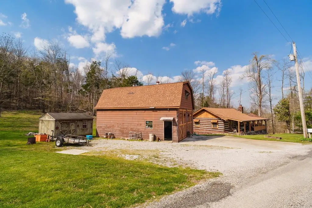 134 Ledford Livingston TN 38570