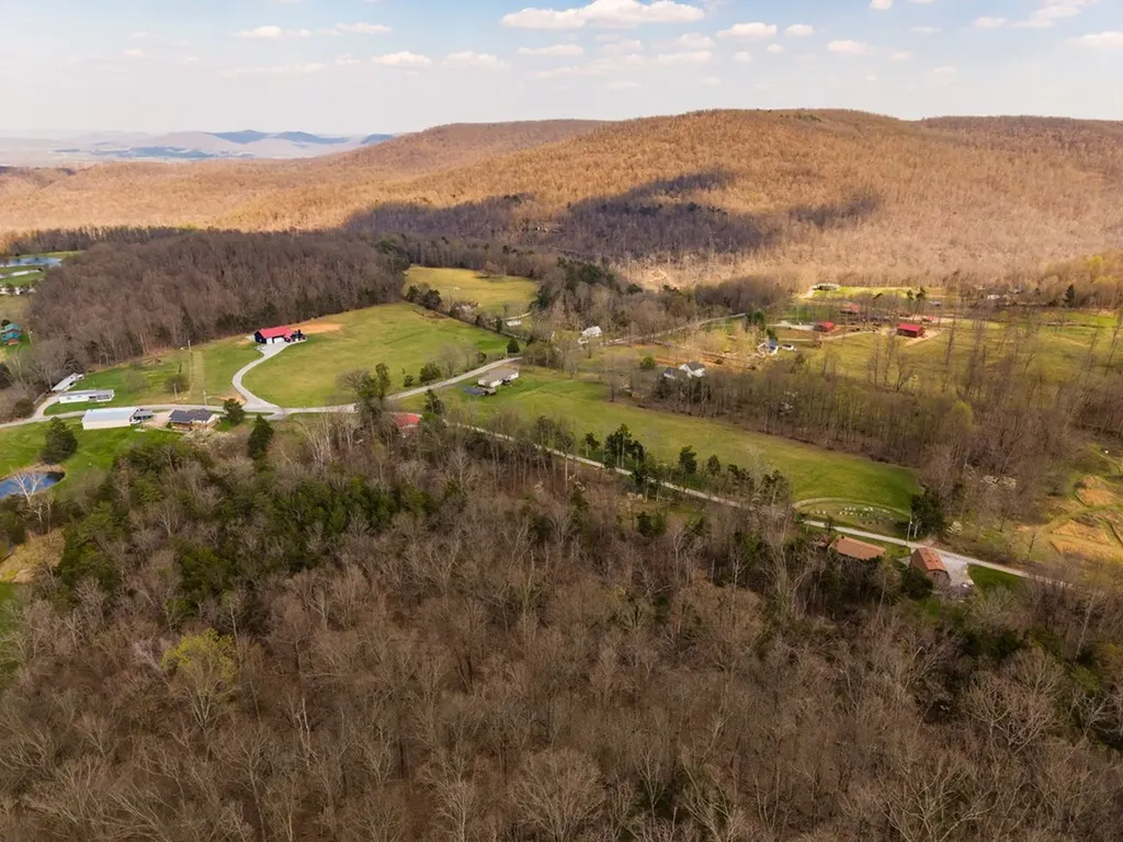 134 Ledford Livingston TN 38570