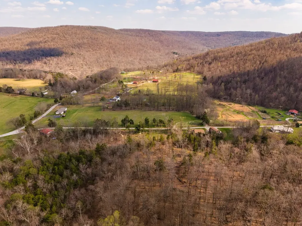 134 Ledford Livingston TN 38570