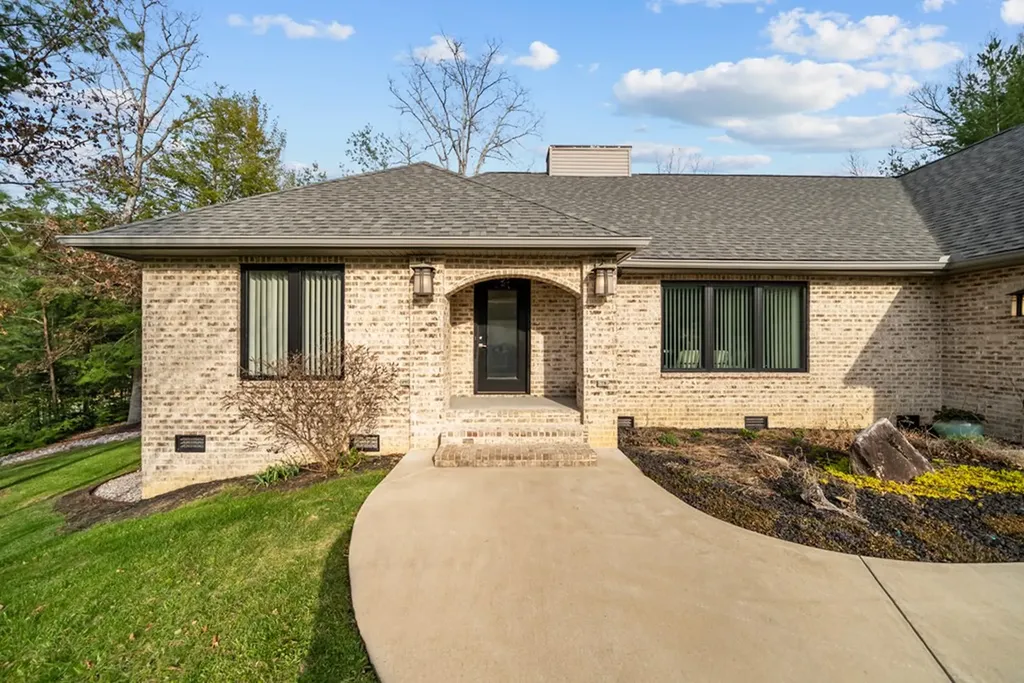194 Forest View Drive Crossville TN 38558