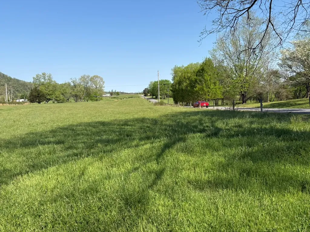 2334 Whites Bend Lane Gainesboro TN 38562