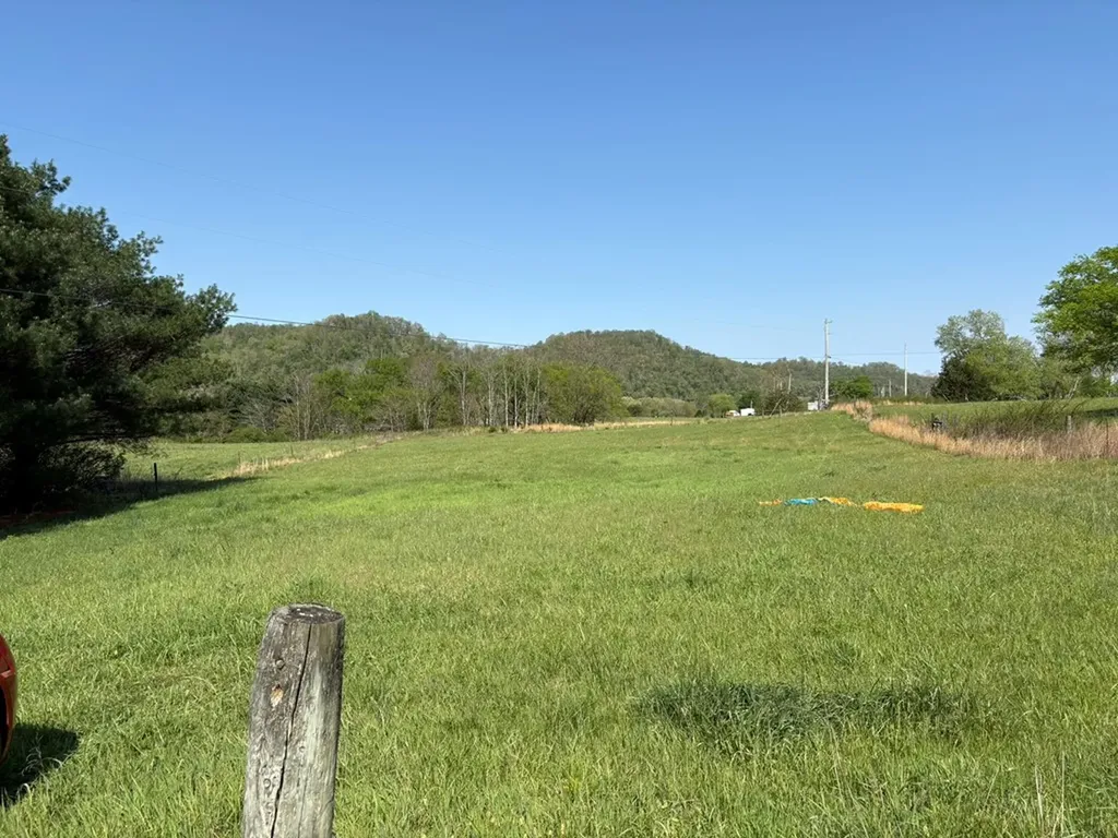 2334 Whites Bend Lane Gainesboro TN 38562