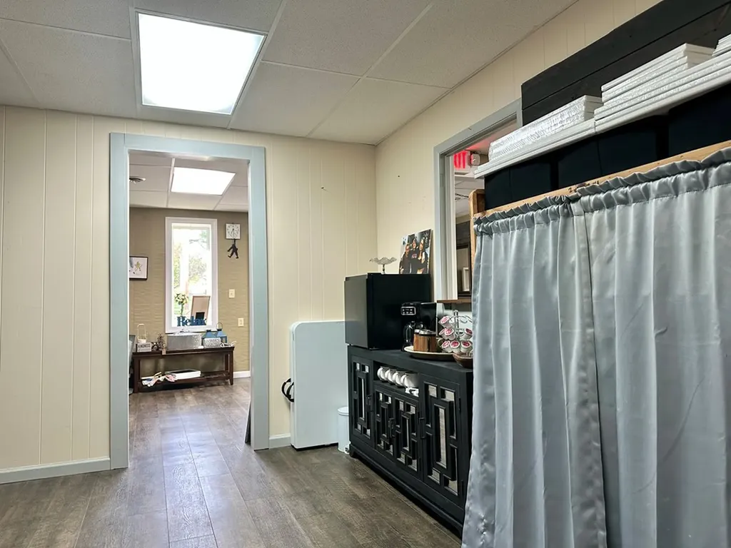 107 A E Broad Livingston TN 38570