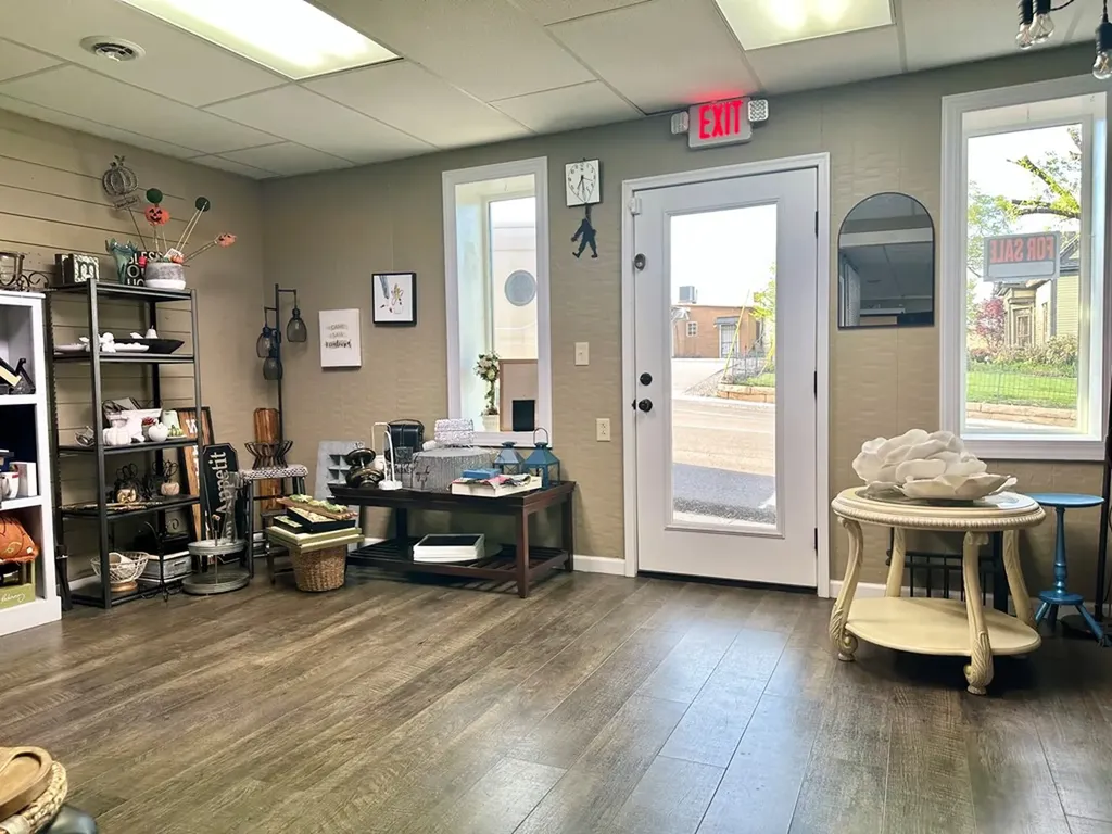 107 A E Broad Livingston TN 38570