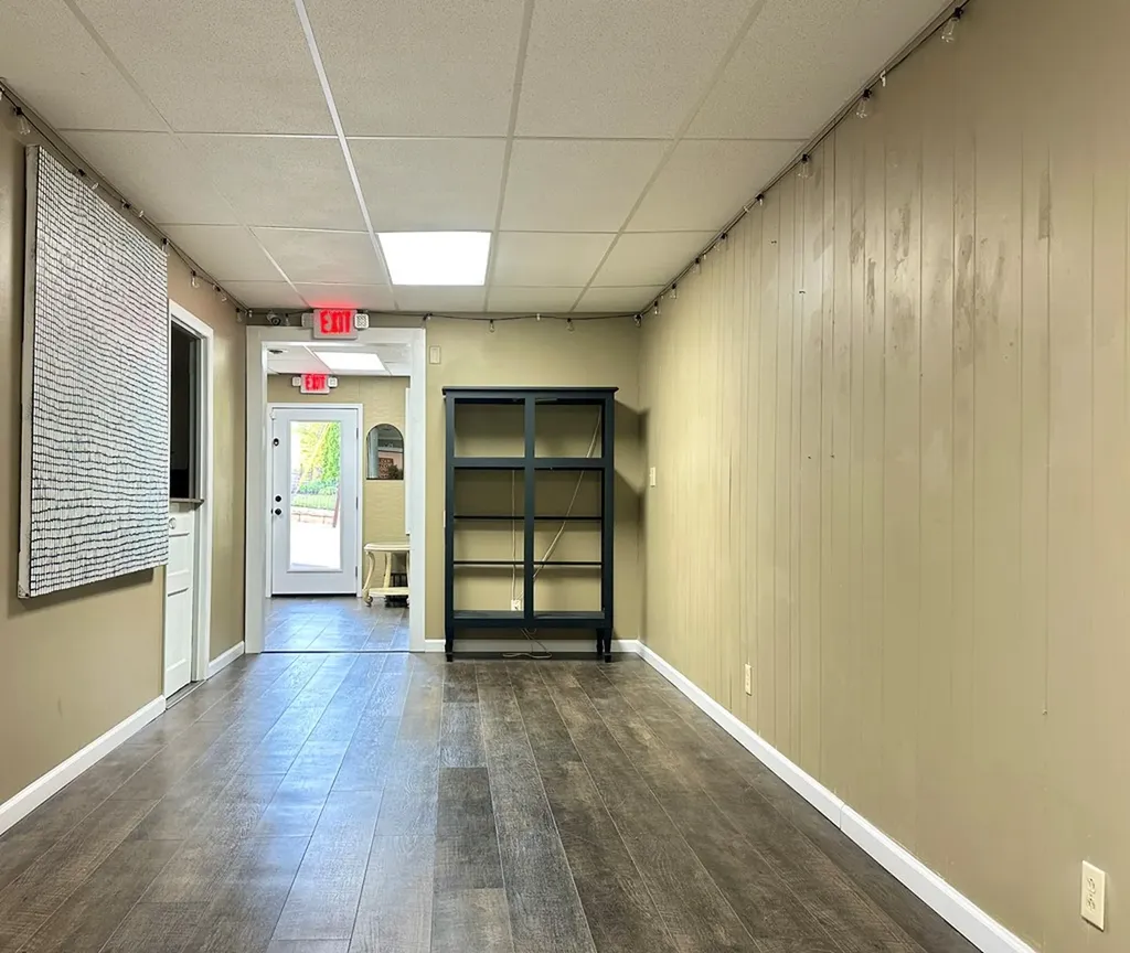 107 A E Broad Livingston TN 38570