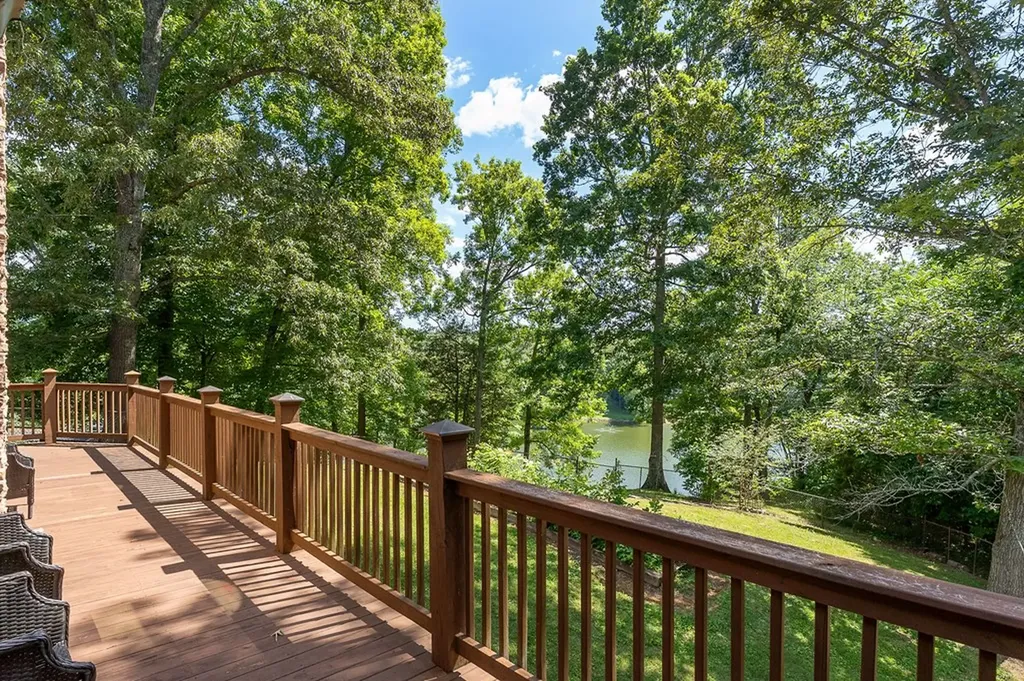 142 Rayahs Way Quebeck TN 38579