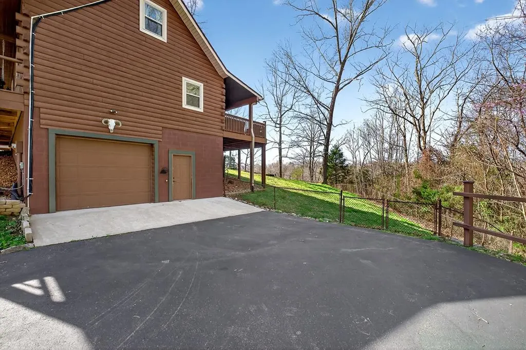 142 Rayahs Way Quebeck TN 38579