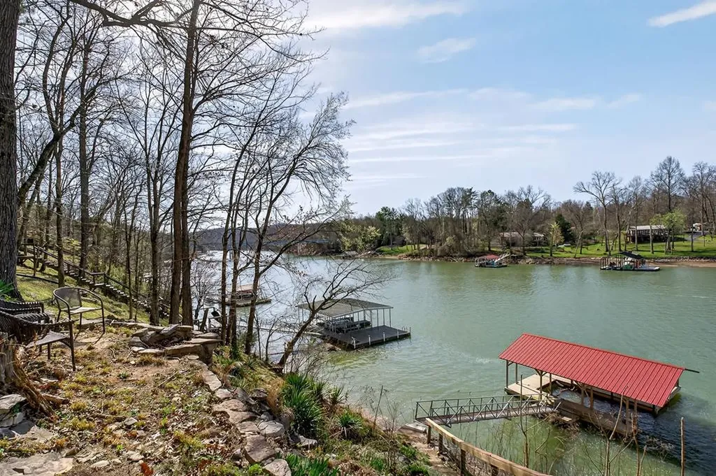 142 Rayahs Way Quebeck TN 38579