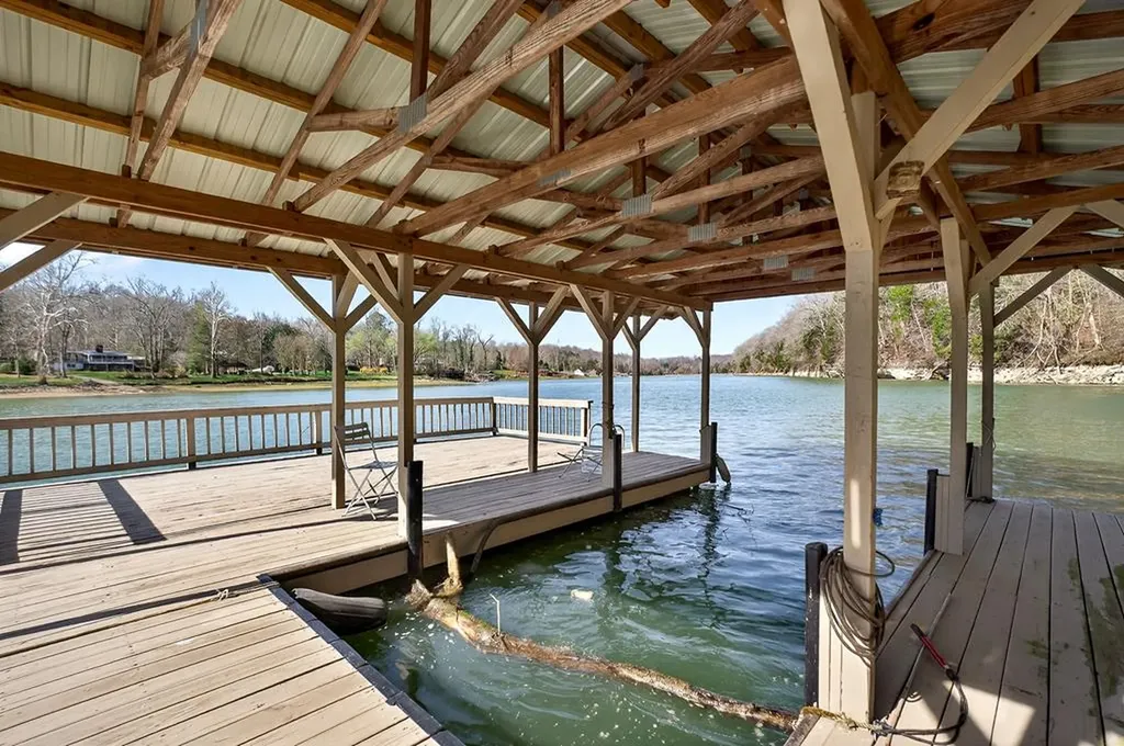 142 Rayahs Way Quebeck TN 38579
