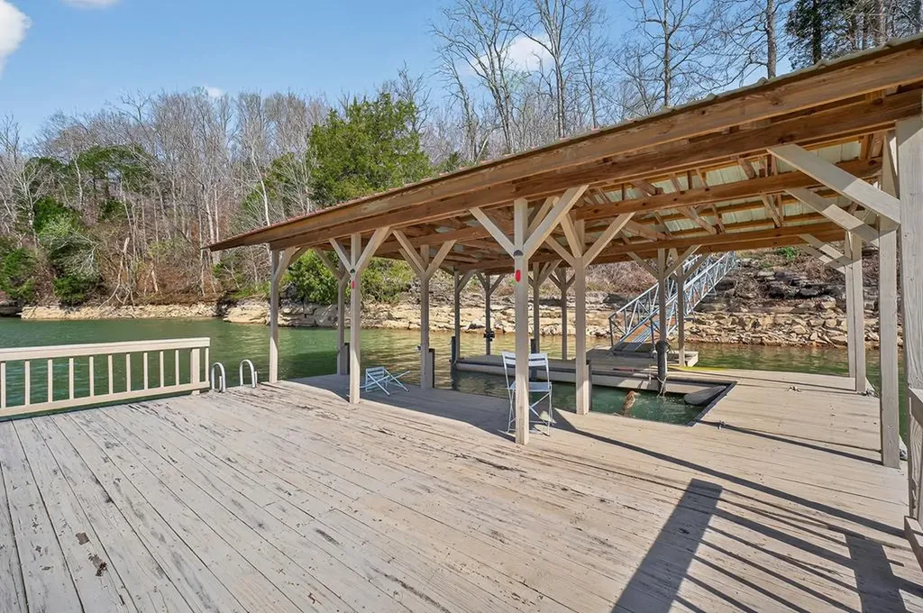 142 Rayahs Way Quebeck TN 38579