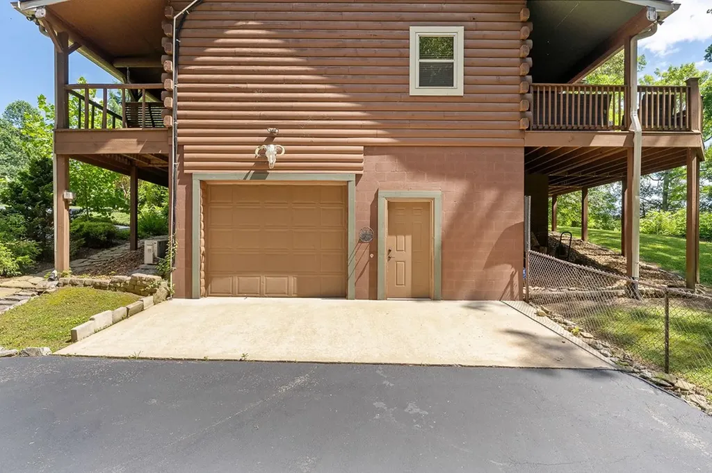142 Rayahs Way Quebeck TN 38579