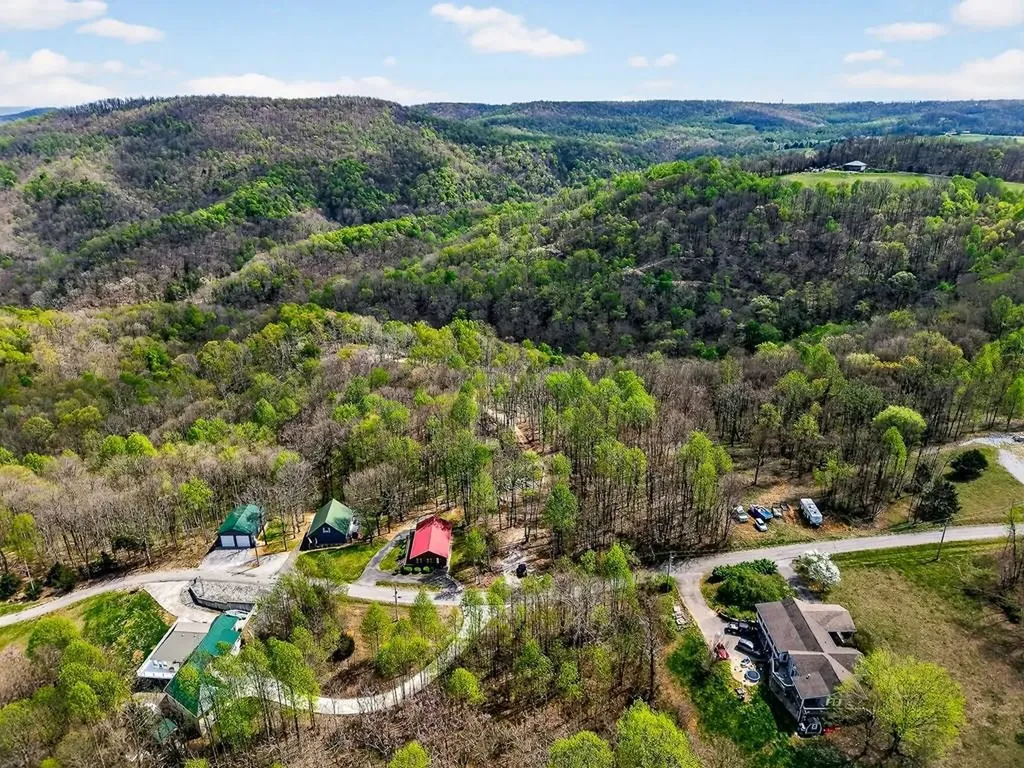61 Ac Hidden Cove Lane Allons TN 38541