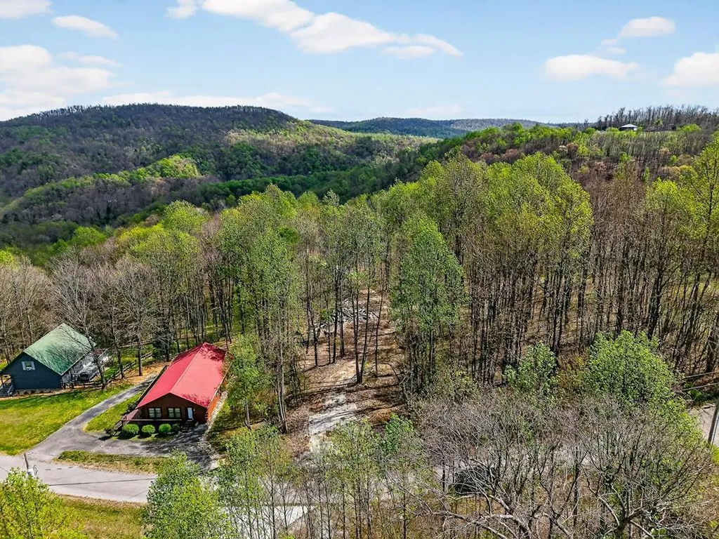 61 Ac Hidden Cove Lane Allons TN 38541